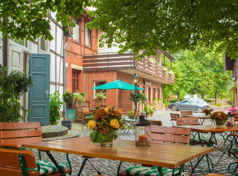 Landgasthaus & Hotel Lindenhof Кенігслуттер Екстер'єр фото